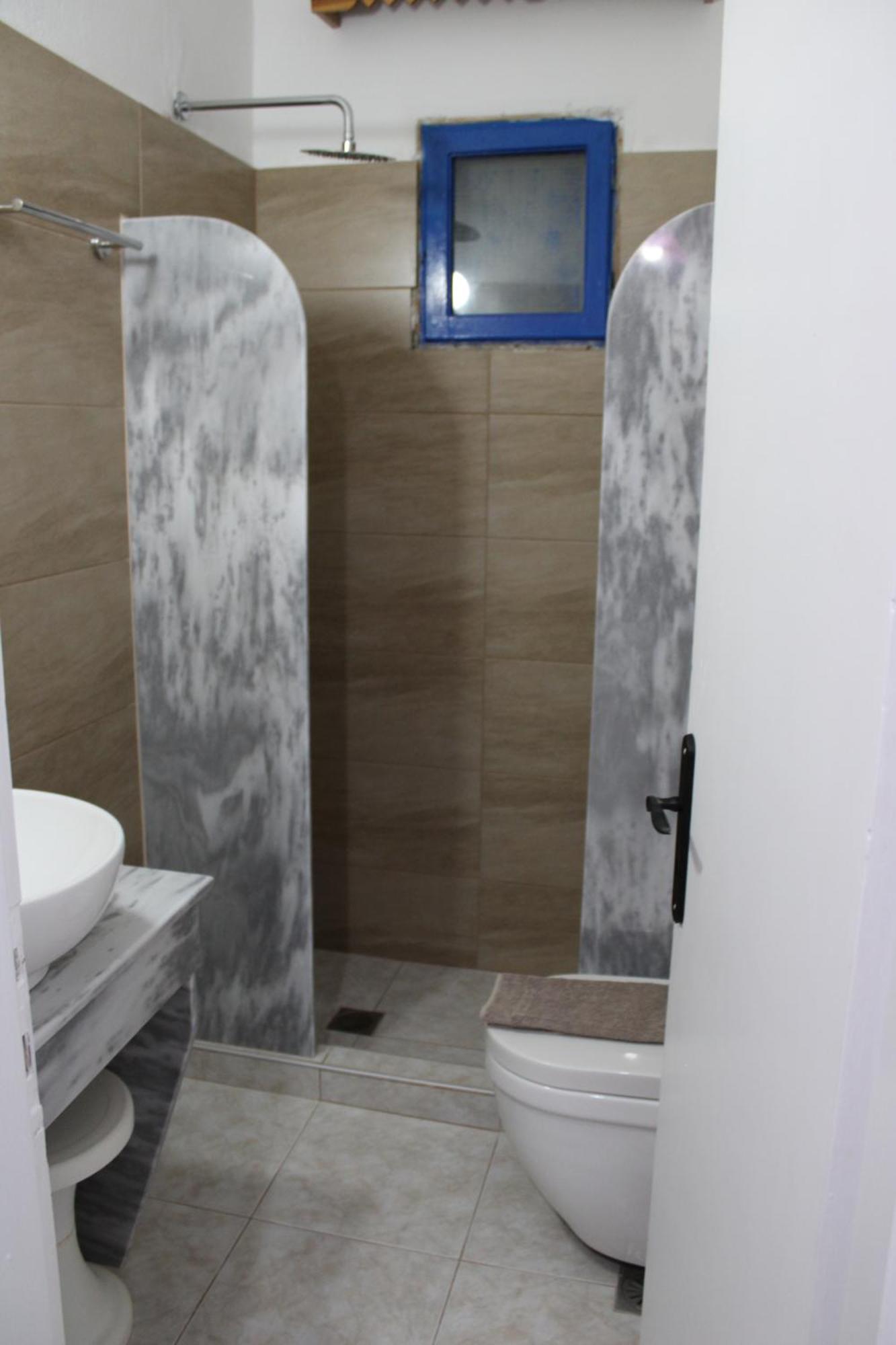 The Three Anchors Rooms Emporio  Bagian luar foto