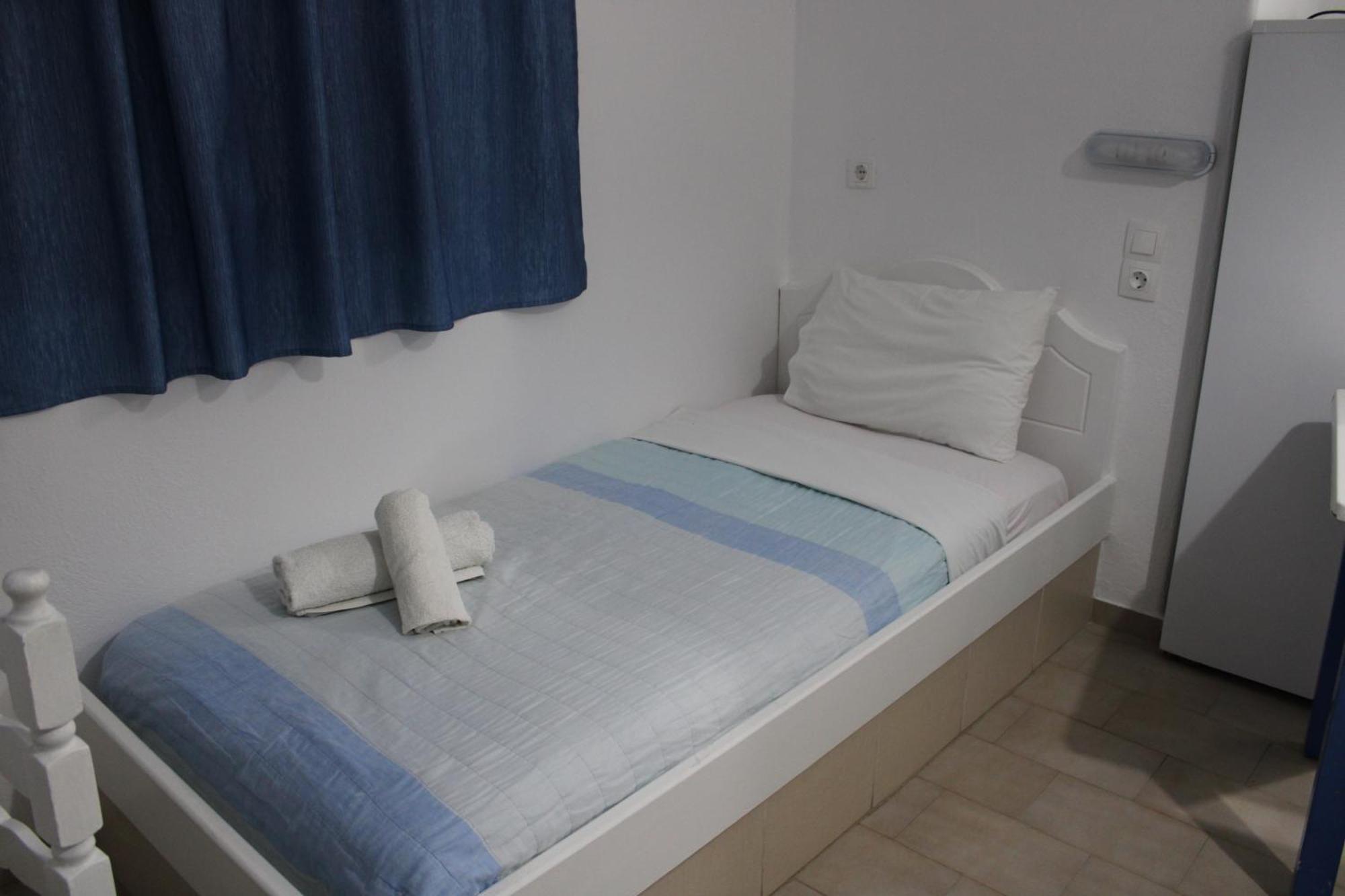 The Three Anchors Rooms Emporio  Bagian luar foto