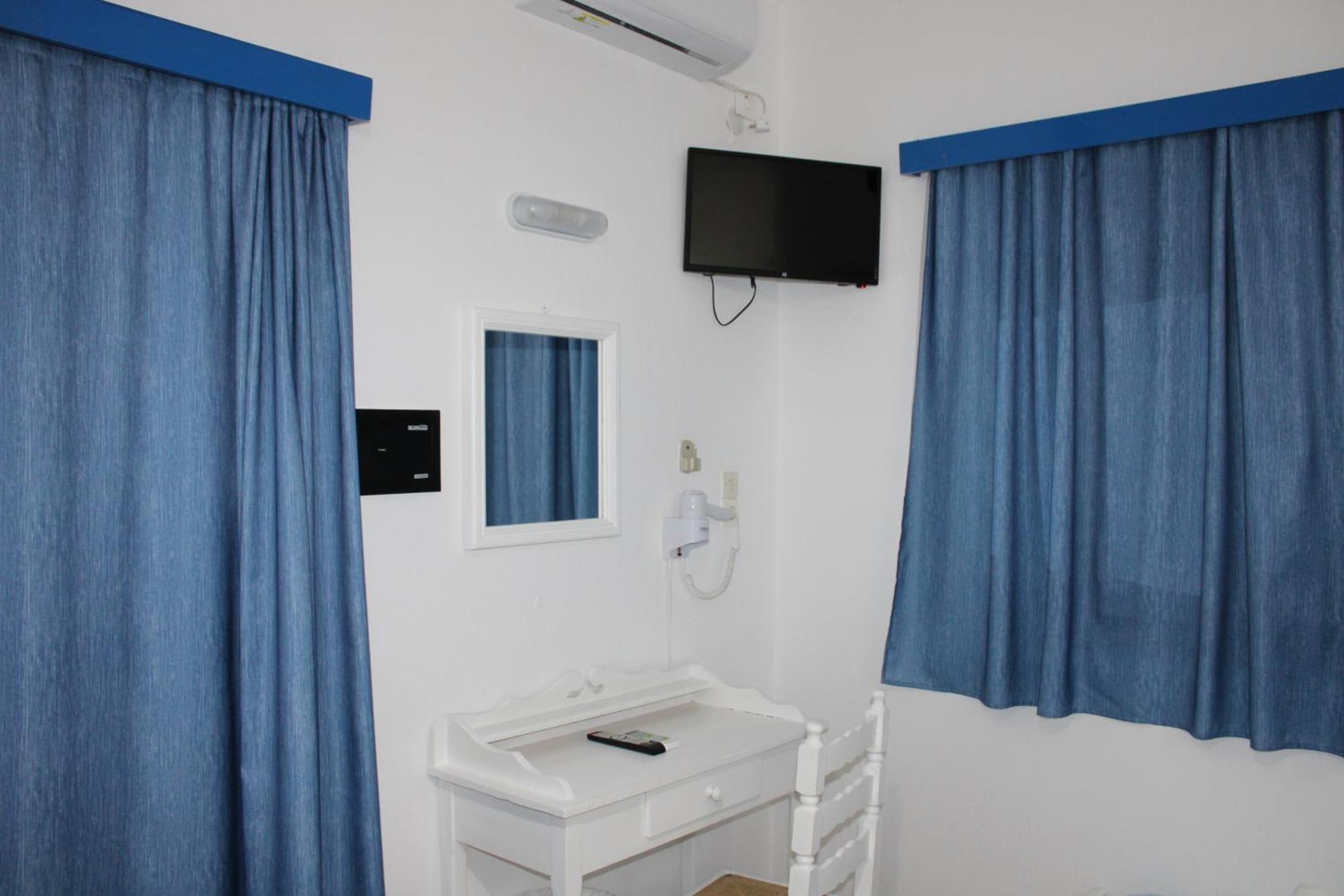 The Three Anchors Rooms Emporio  Bagian luar foto
