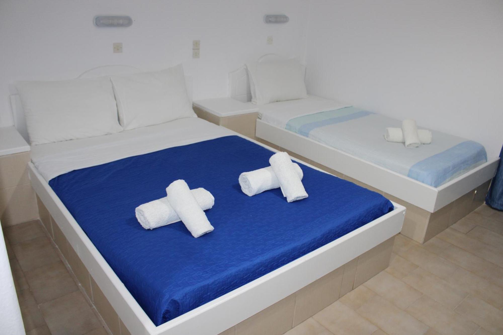 The Three Anchors Rooms Emporio  Bagian luar foto