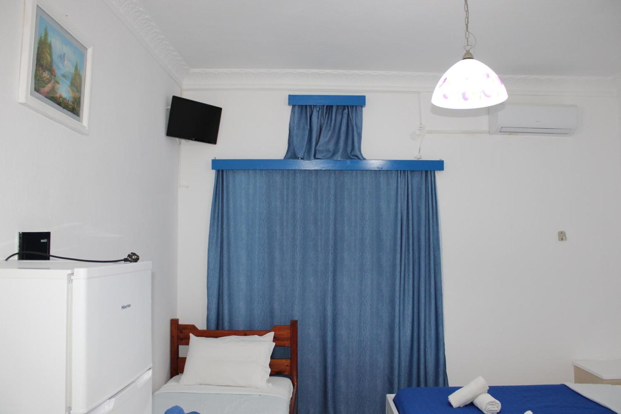 The Three Anchors Rooms Emporio  Bagian luar foto